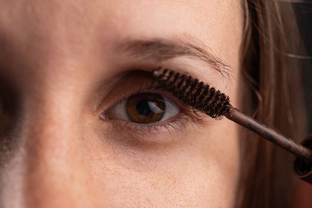Tintenkleurige make-up looks voor elke huidskleur
